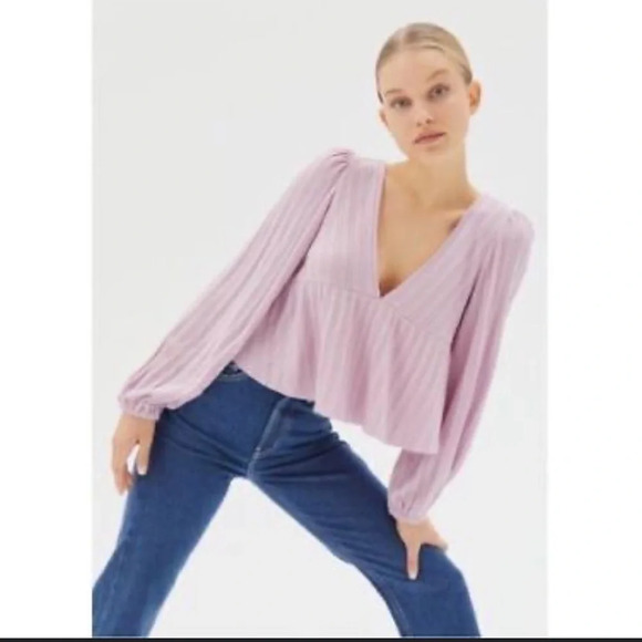 URBAN OUTFITTERS LILAC VNECK CROPPED BABYDOLL BLOUSE - Picture 1 of 4